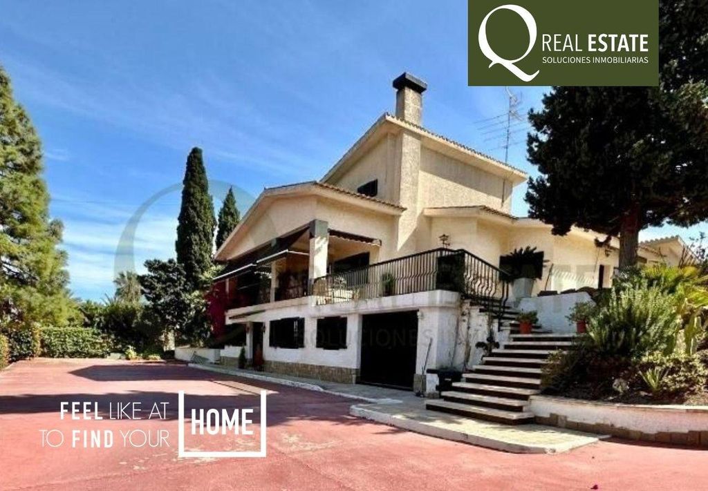 Maison de luxe à vendre à Elche, 690 000 €, Photo 1