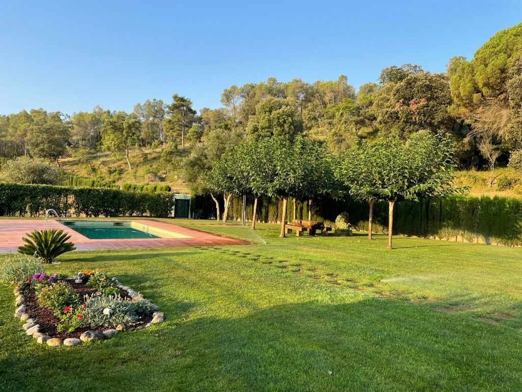 Luxury House for sale in Lladó, 900 000 €, Photo 4