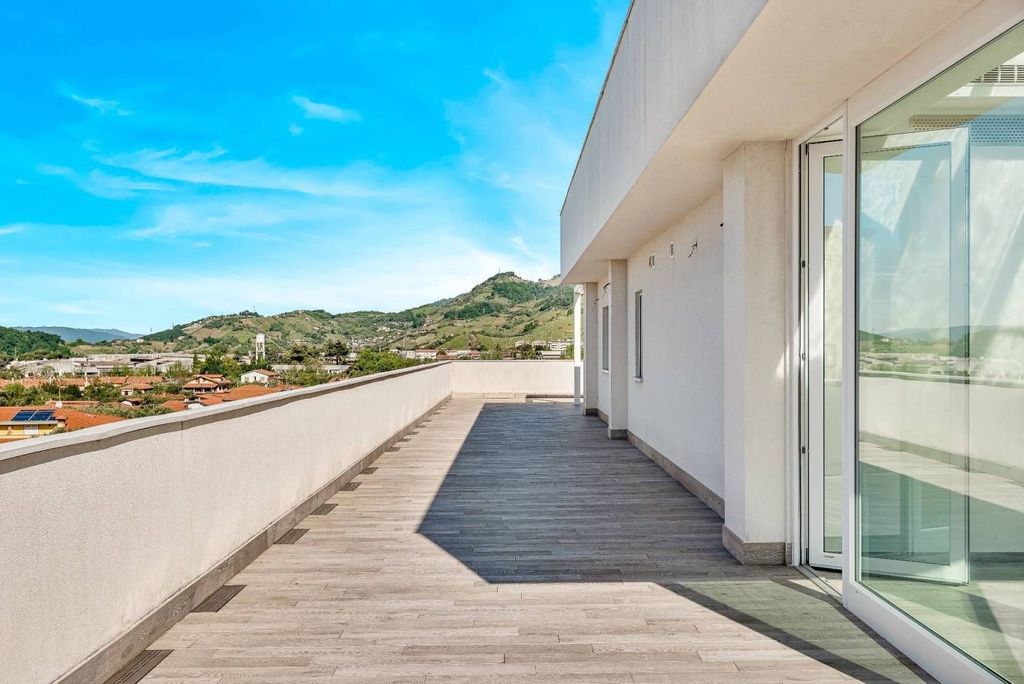 Appartement de luxe à vendre à Massa, 1 100 000 €, Photo 4