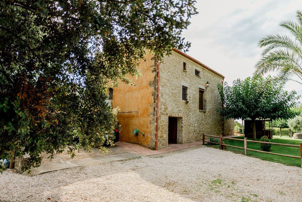 Luxury House for sale in Lladó, 900 000 €, Photo 6