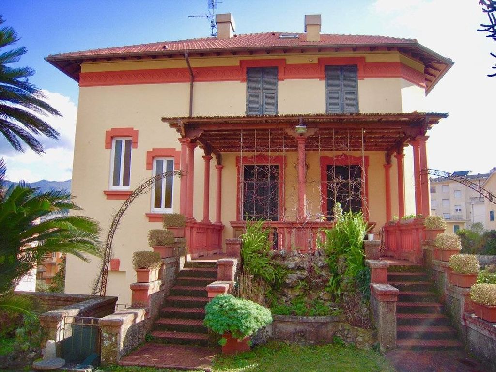 Luxury Apartment for sale in Santa Margherita Ligure, 1 850 000 €, Photo 1