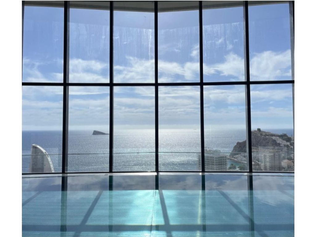 Luxury Apartment for sale in Benidorm, 729 000 €, Photo 1