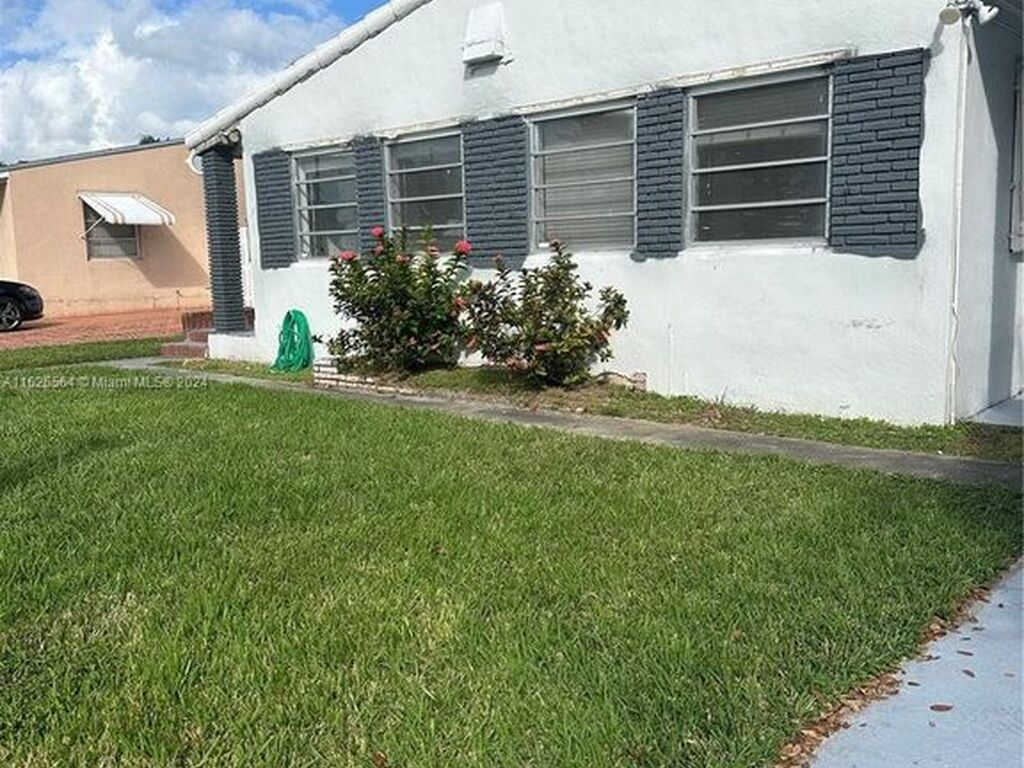 Luxury House for sale in Hollywood, 553 957 €, Photo 1