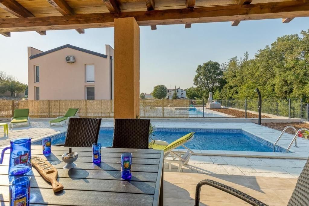 Maison de luxe à vendre à Tinjan, 650 000 €, Photo 7