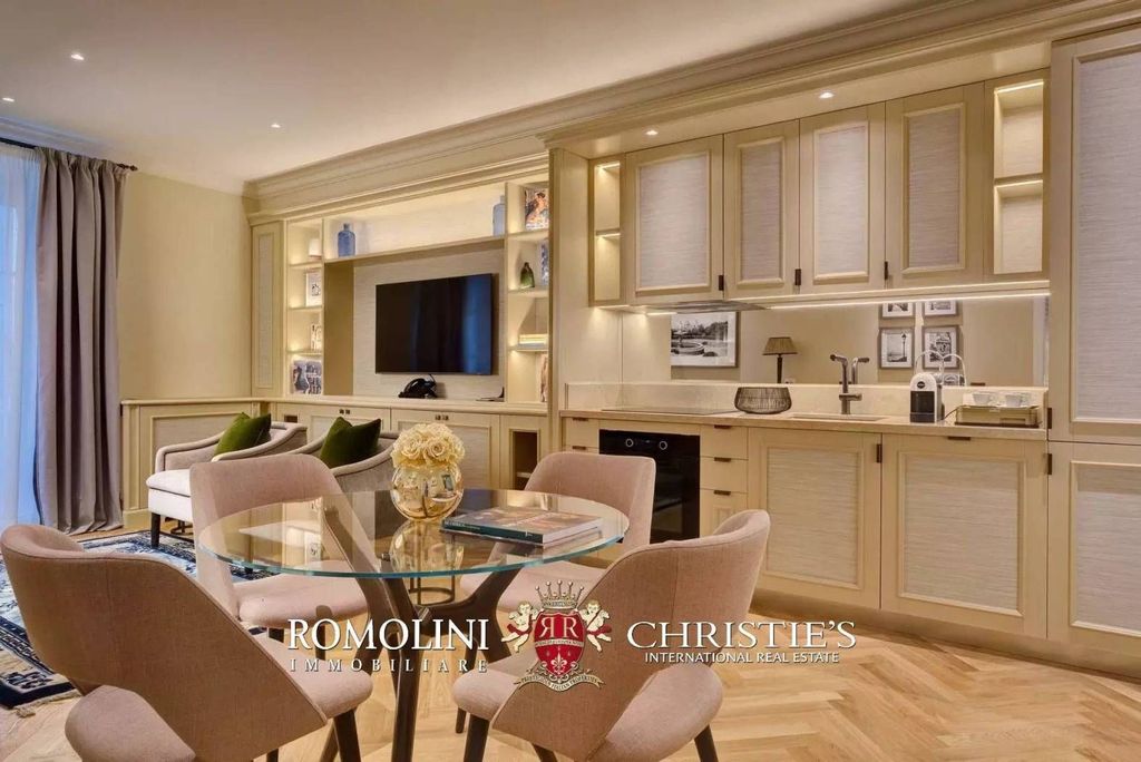 Luxury Apartment for sale in Florence, 2 000 000 €, Photo 2