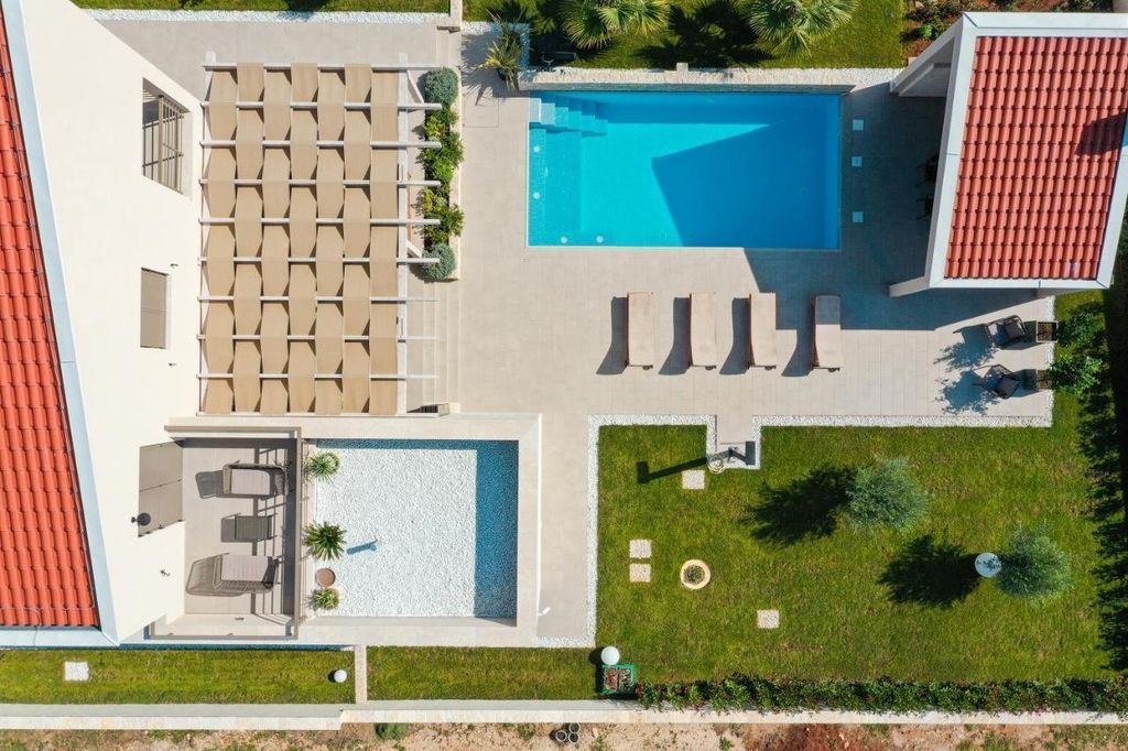 Luxury House for sale in Poljica-Brig, 1 500 000 €, Photo 2