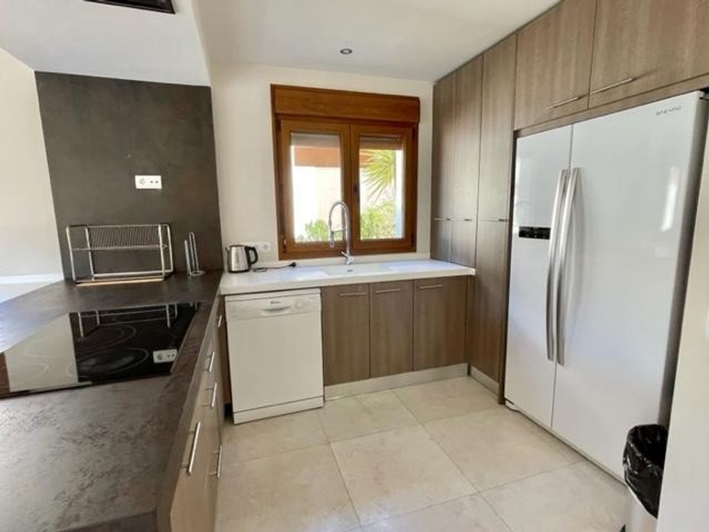 Luxury House for sale in Marbella, 1 700 000 €, Photo 2