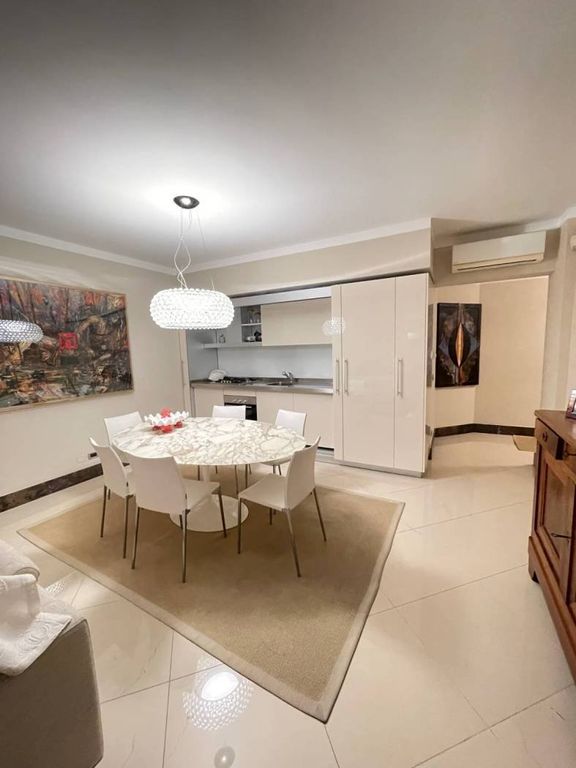 Luxury Apartment for sale in Bordighera, 850 000 €, Photo 1