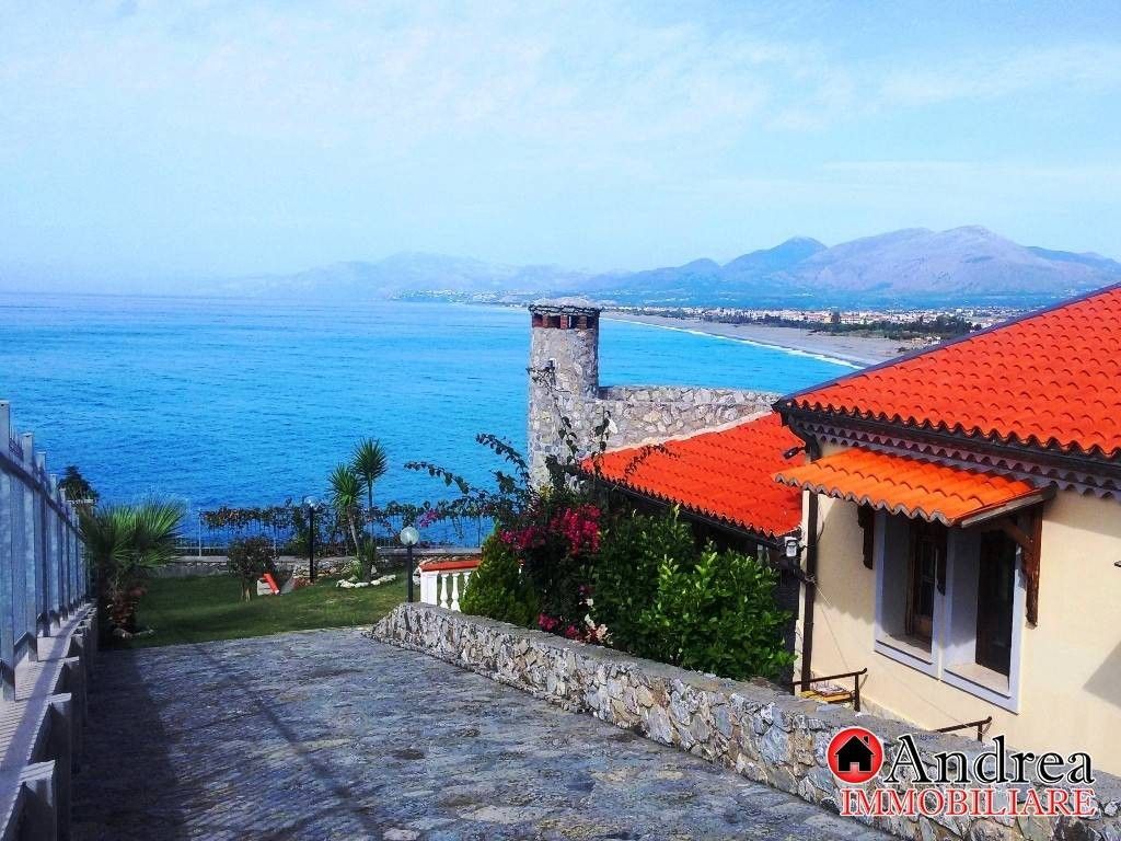 Luxury House for sale in Diamante, 990 000 €, Photo 1