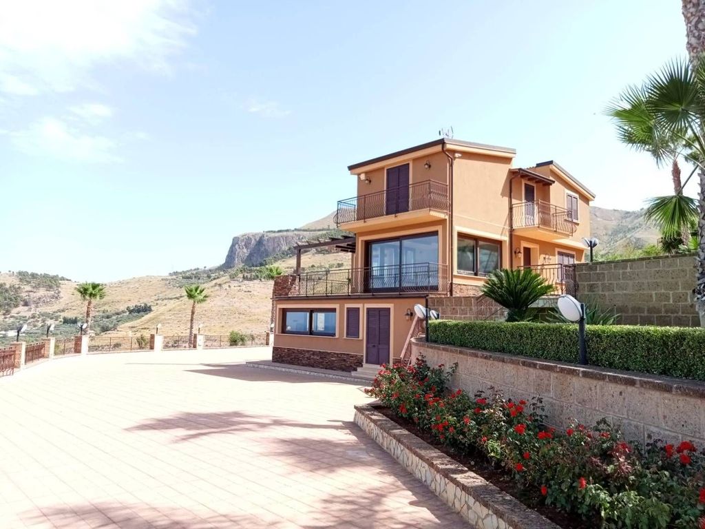 Luxury House for sale in Casteldaccia, 1 000 000 €, Photo 1