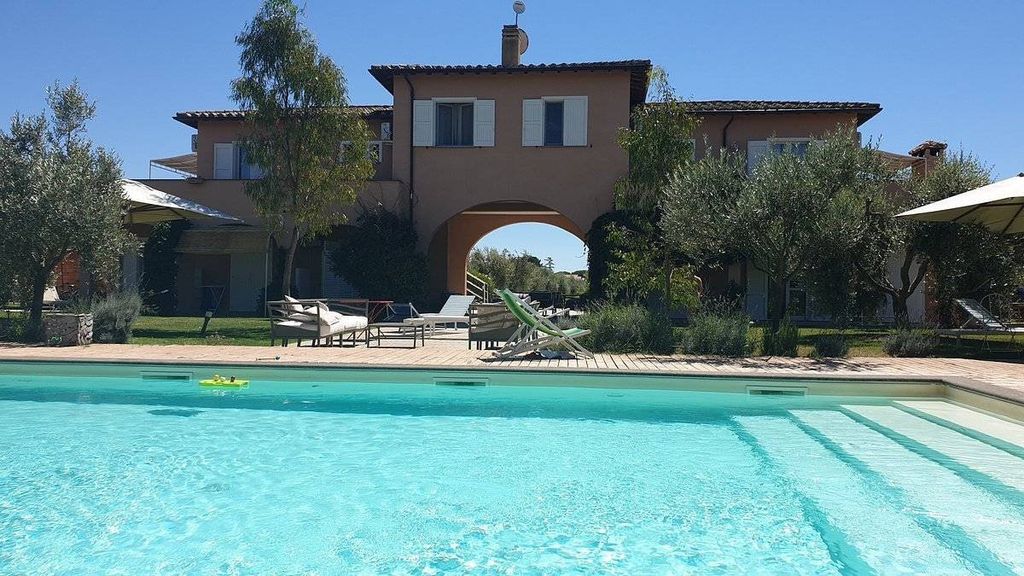 Luxury House for sale in Tarquinia, 980 000 €, Photo 1