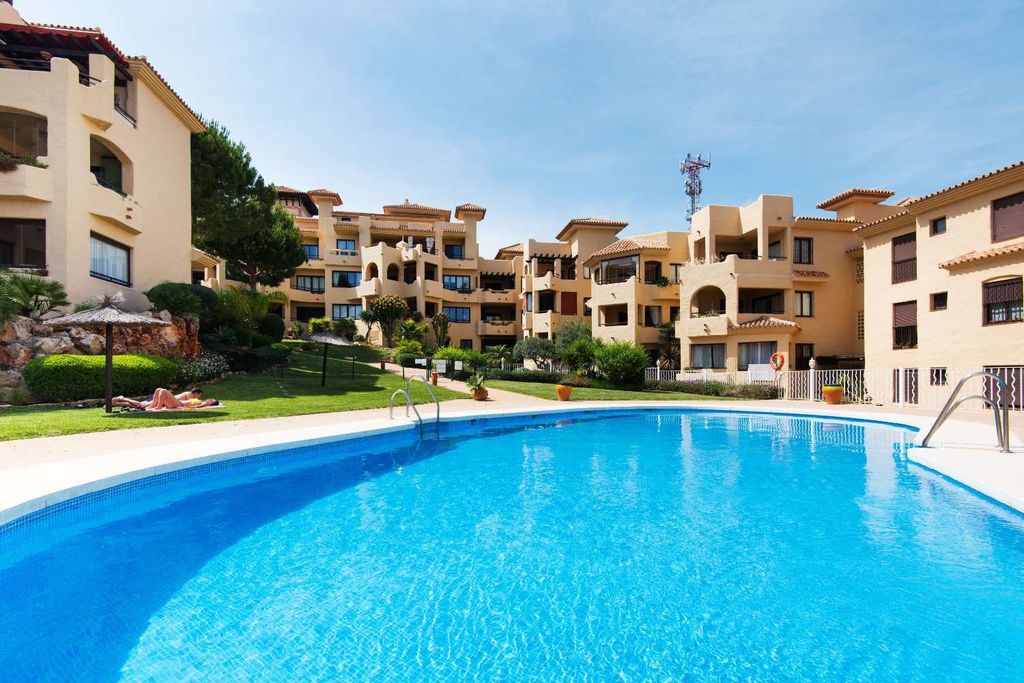 Luxury Apartment for sale in Benalmádena, 459 000 €, Photo 1