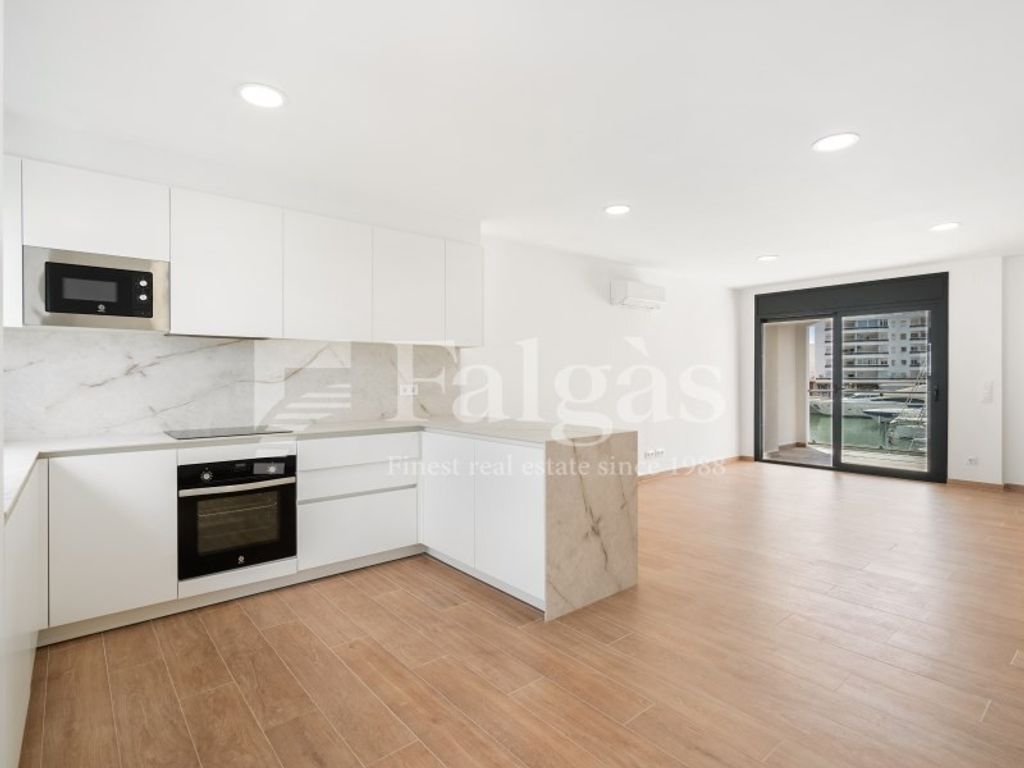 Luxury House for sale in Empuriabrava, 575 000 €, Photo 4