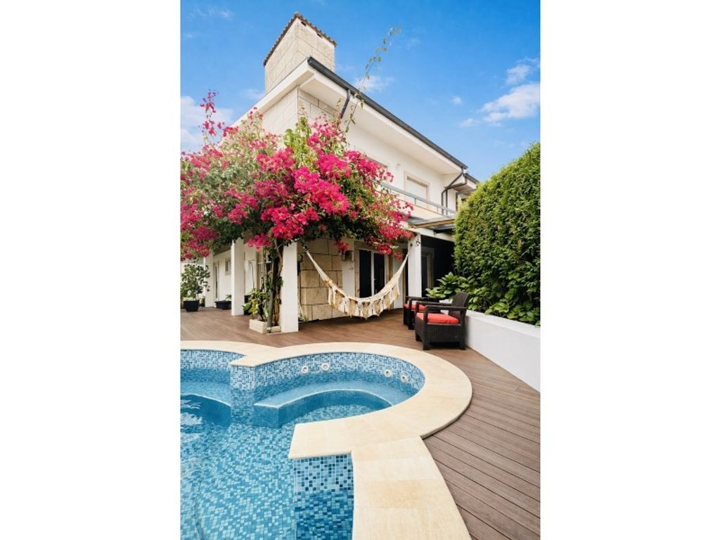Luxury House for sale in Maia, 595 500 €, Photo 3