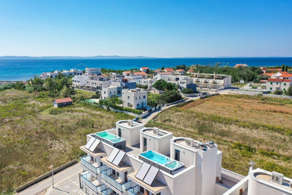 Maison de luxe à vendre à Privlaka, 671 500 €, Photo 3