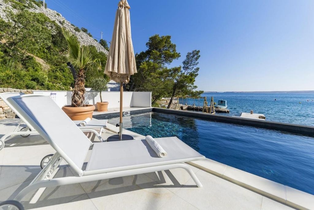 Maison de luxe à vendre à Starigrad, 0 €, Photo 3