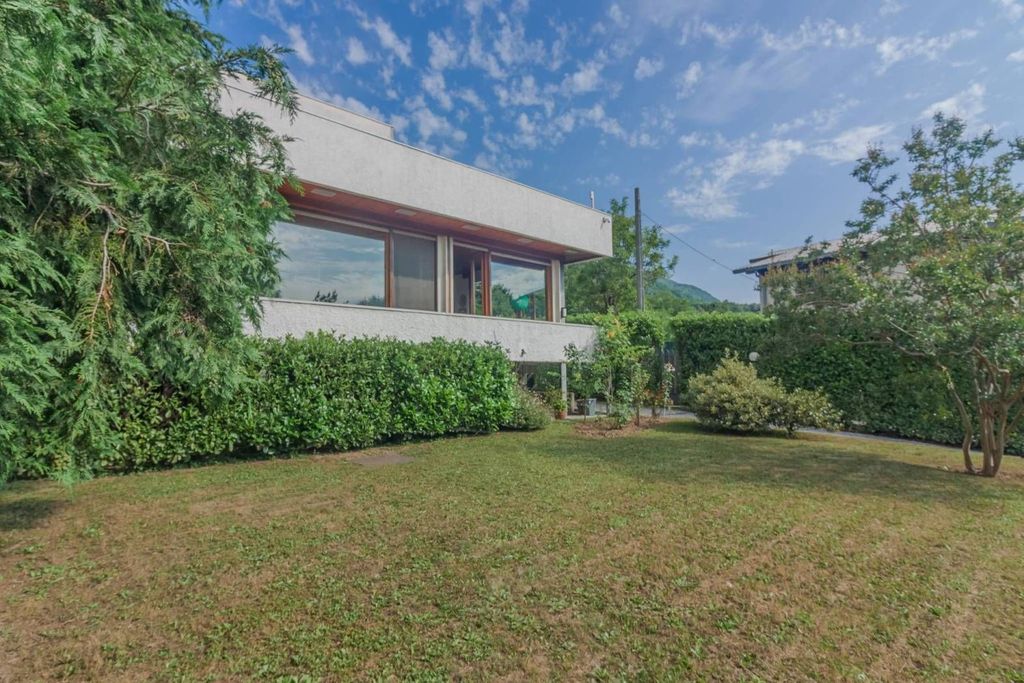 Maison de luxe à vendre à Erba, 630 000 €, Photo 5