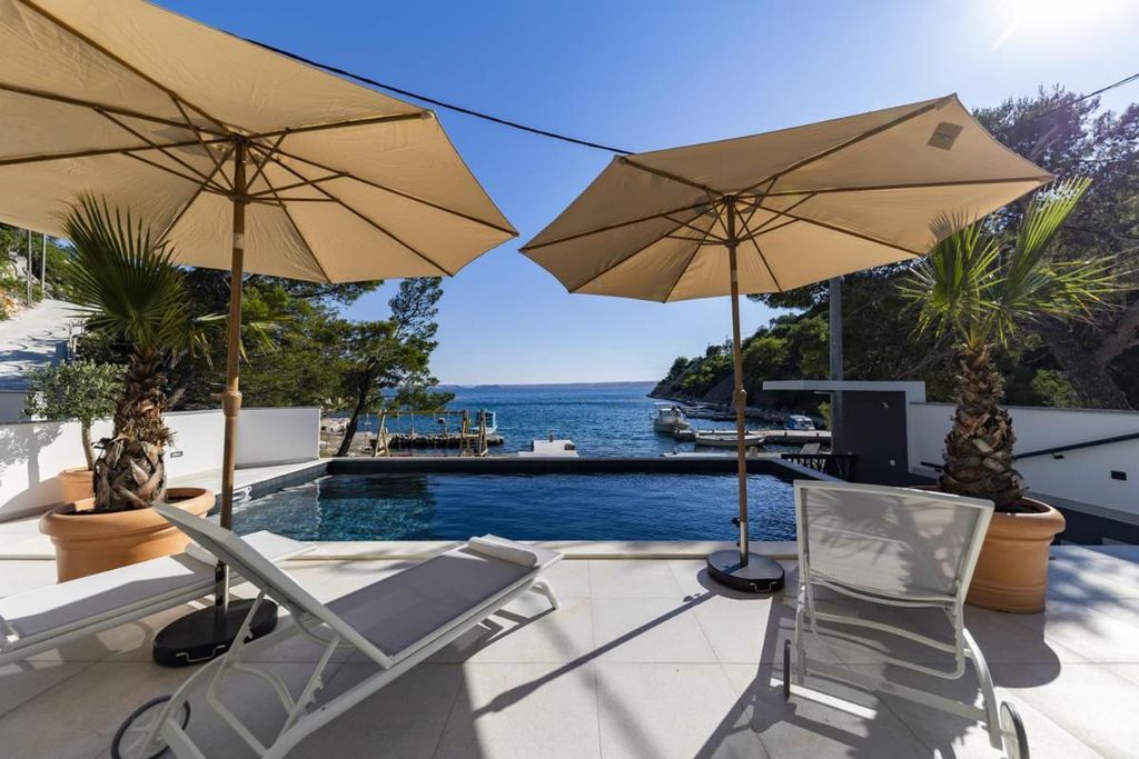 Maison de luxe à vendre à Starigrad, 0 €, Photo 7