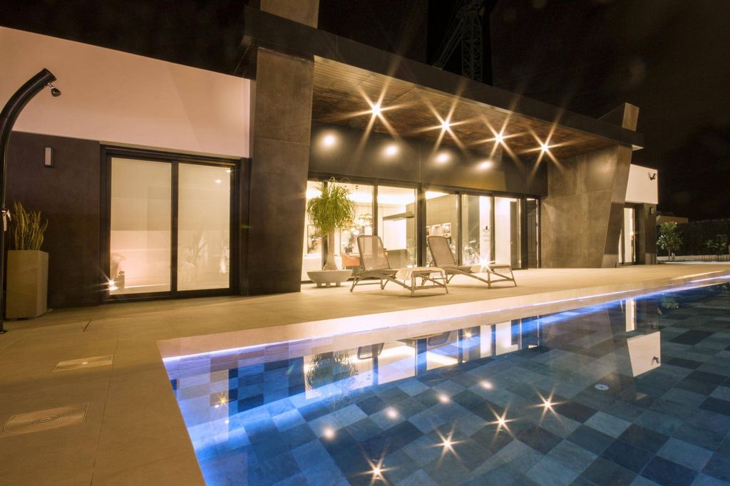 Maison de luxe à vendre à Ciudad Quesada, 1 099 000 €, Photo 1