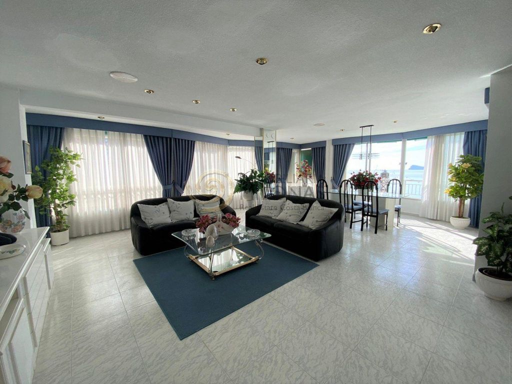 Luxury Apartment for sale in Benidorm, 650 000 €, Photo 2