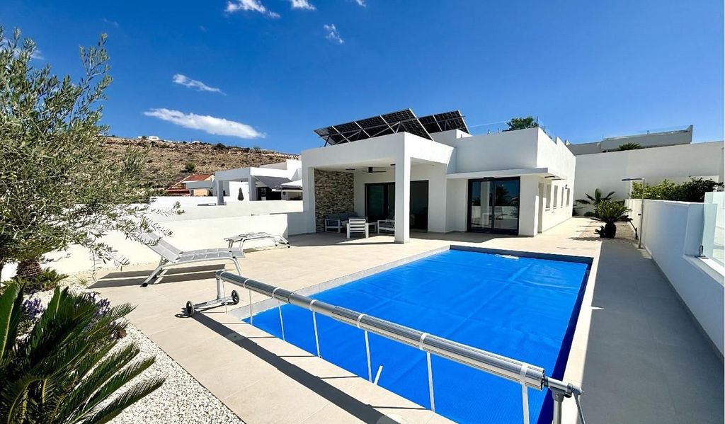 Luxury House for sale in Benijofar, 589 000 €, Photo 1