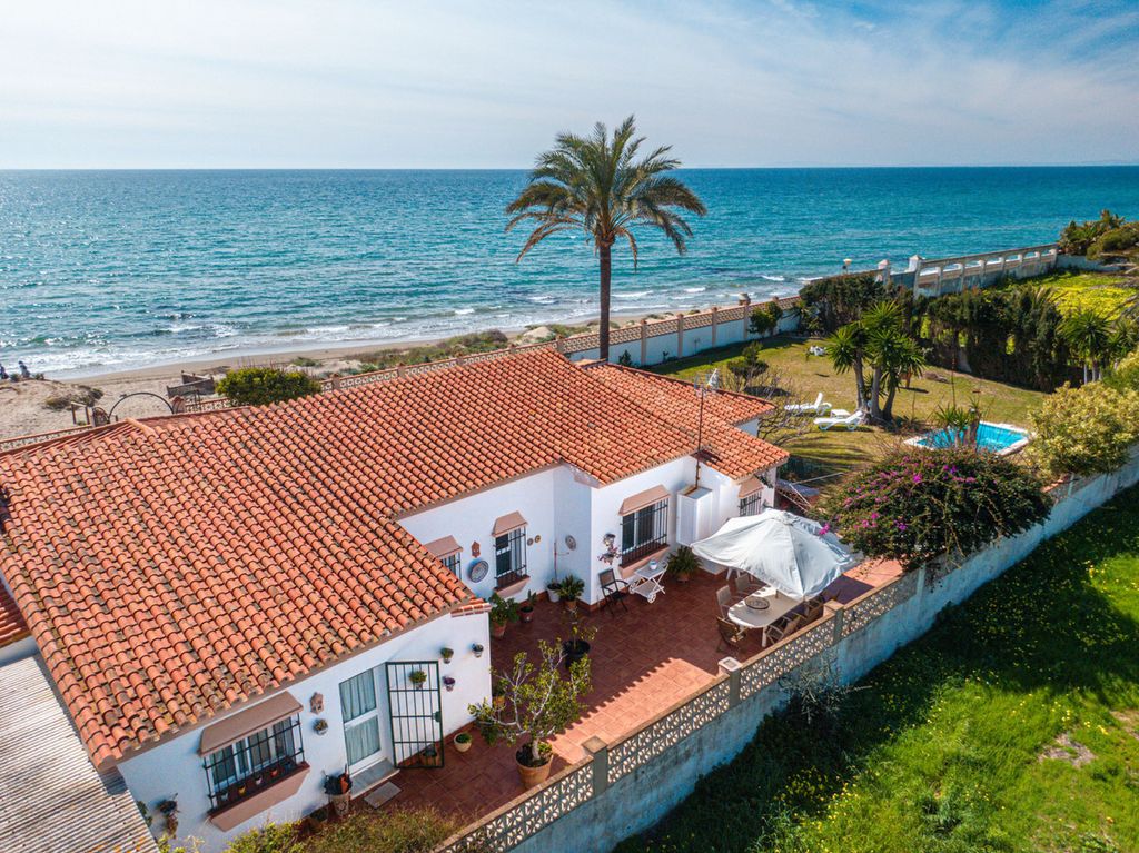 Luxury House for sale in Marbella, 2 550 000 €, Photo 1