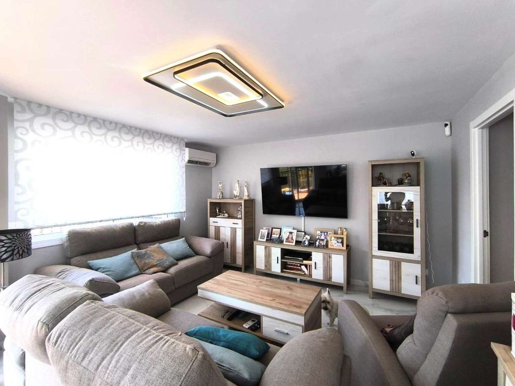 Luxury Apartment for sale in Torre Del Mar, 400 000 €, Photo 3