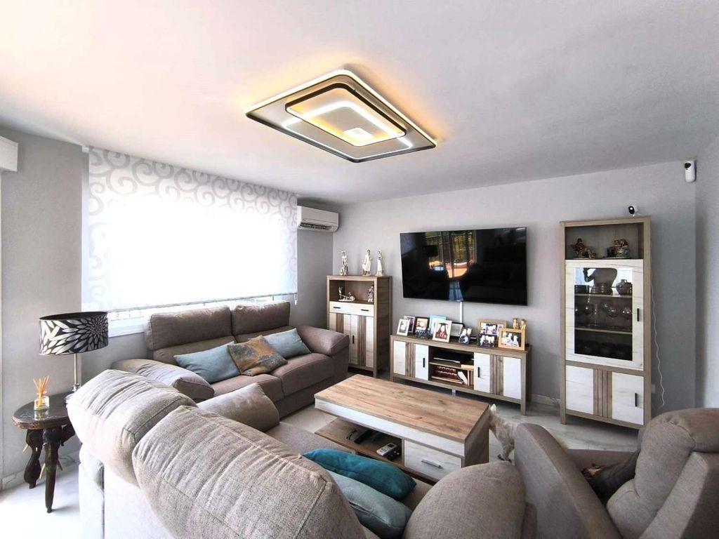 Luxury Apartment for sale in Torre Del Mar, 400 000 €, Photo 6