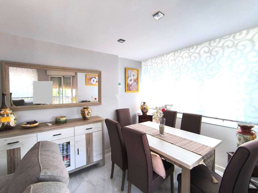 Luxury Apartment for sale in Torre Del Mar, 400 000 €, Photo 2