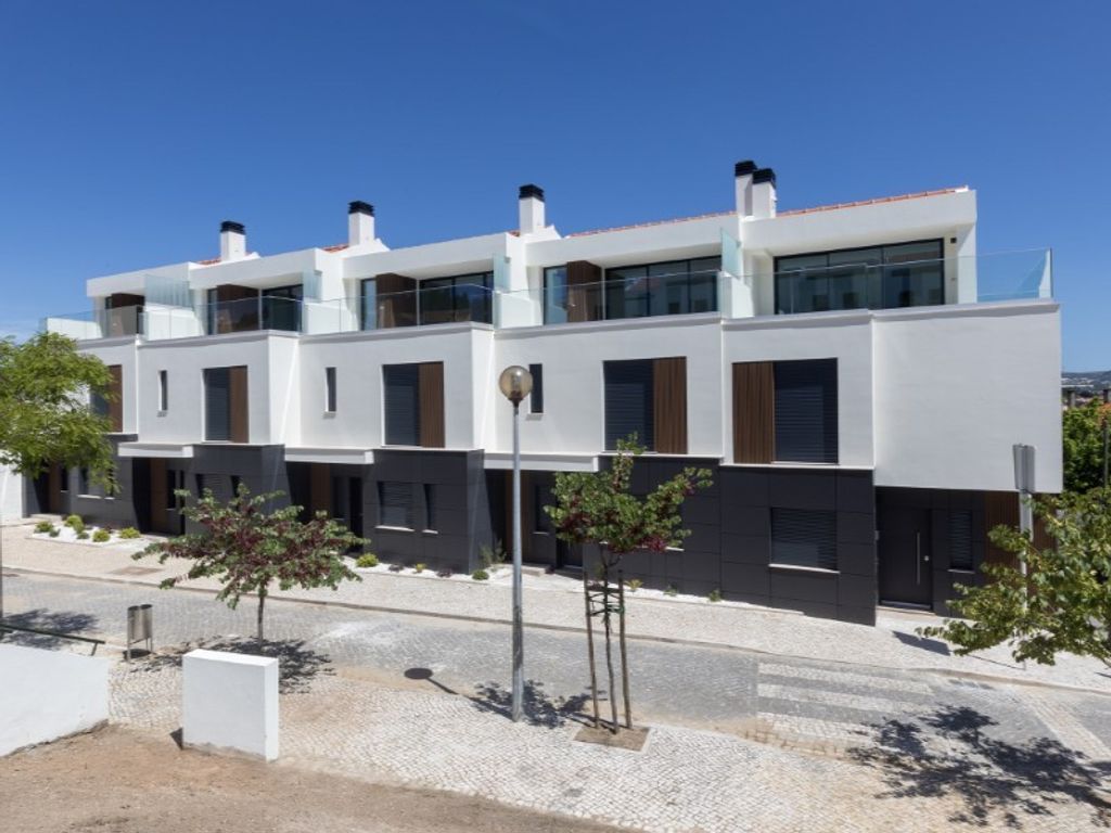 Maison de luxe à vendre à Loures, 670 000 €, Photo 3