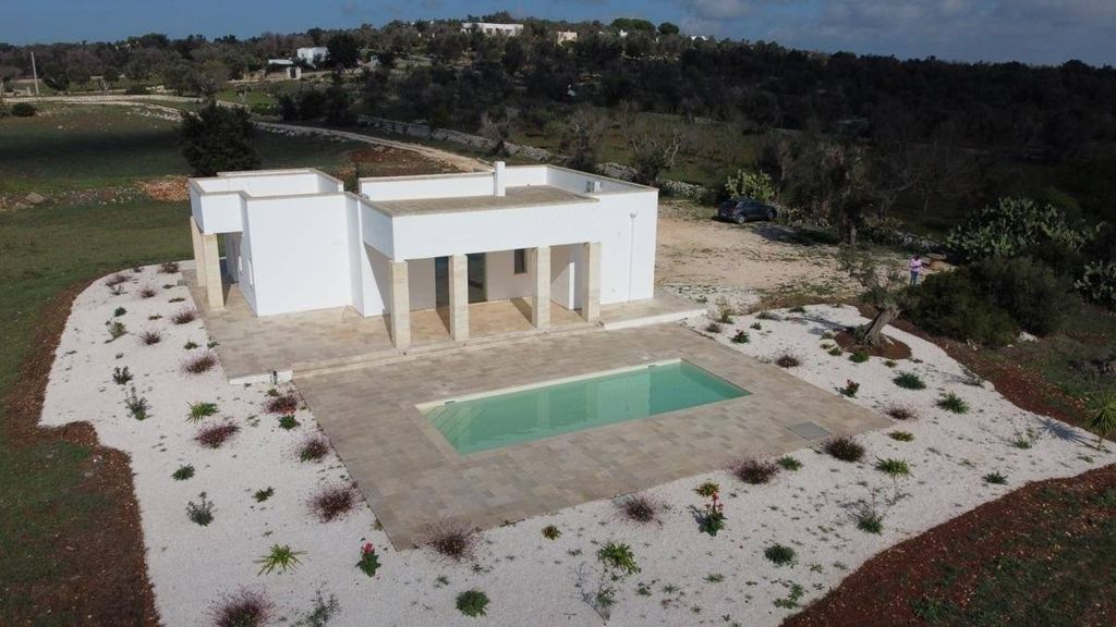 Luxury House for sale in Ostuni, 495 000 €, Photo 1