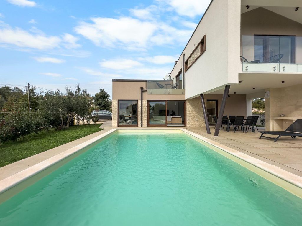 Luxury House for sale in Krnica, 830 000 €, Photo 1