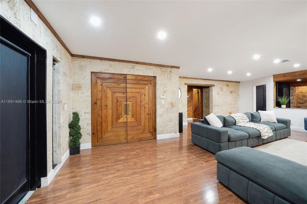 Luxury House for sale in Hollywood, 815 437 €, Photo 3