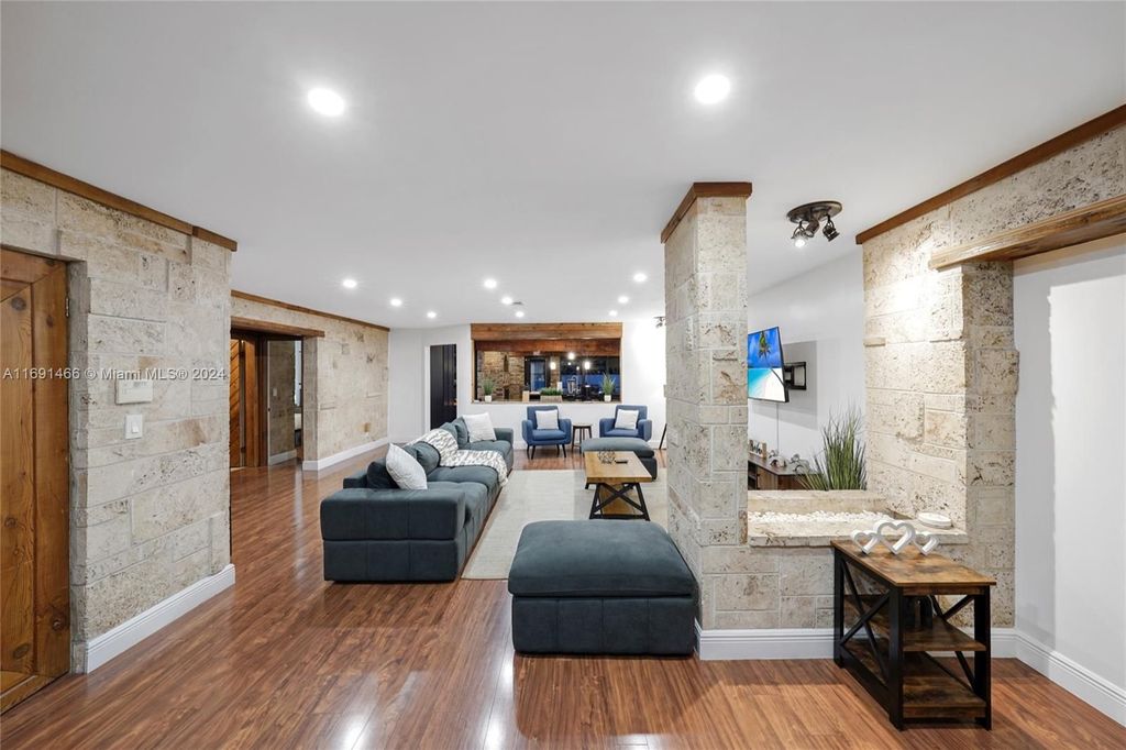 Luxury House for sale in Hollywood, 815 437 €, Photo 4