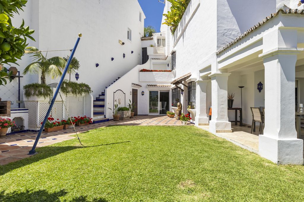 Luxury House for sale in Marbella, 1 290 000 €, Photo 4