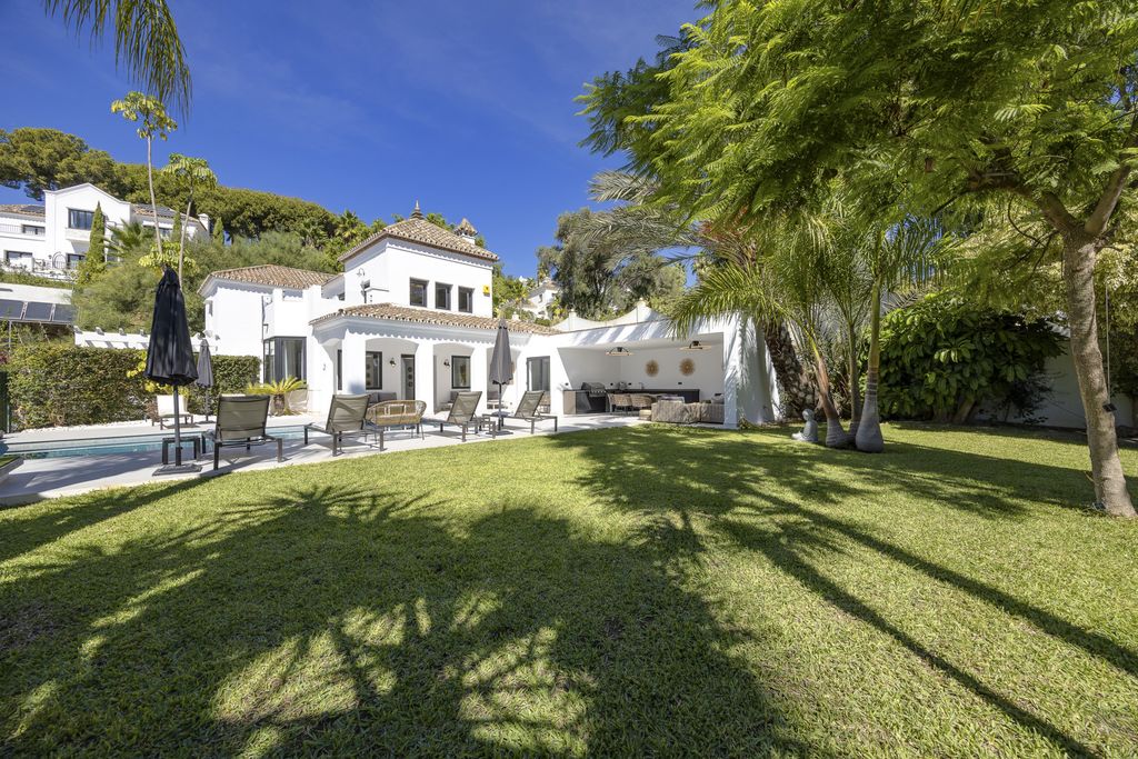 Luxury House for sale in Marbella, 1 998 000 €, Photo 2