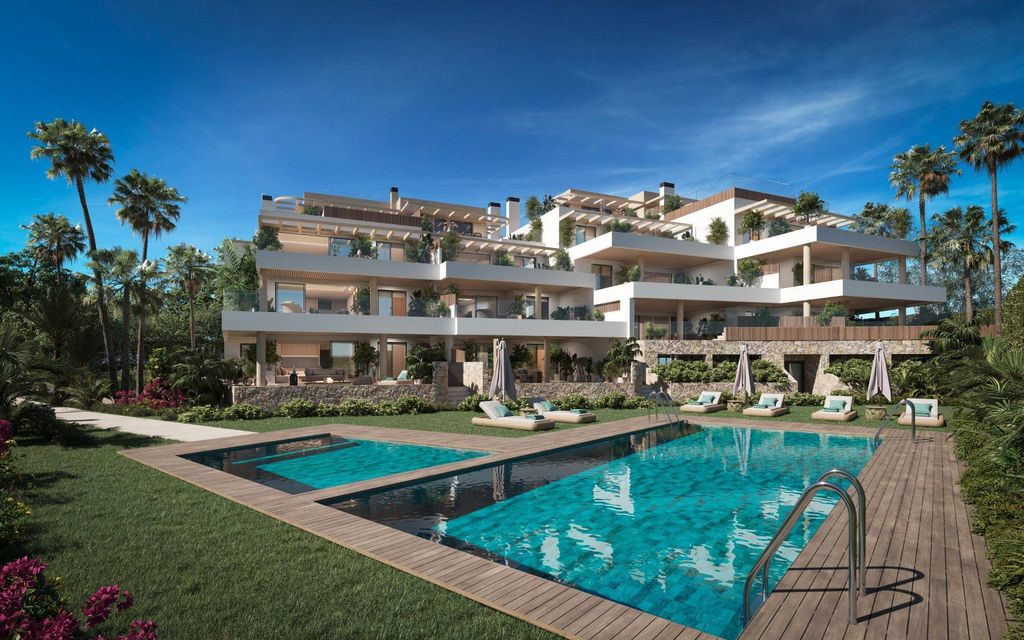 Luxury Apartment for sale in Marbella, 990 000 €, Photo 1