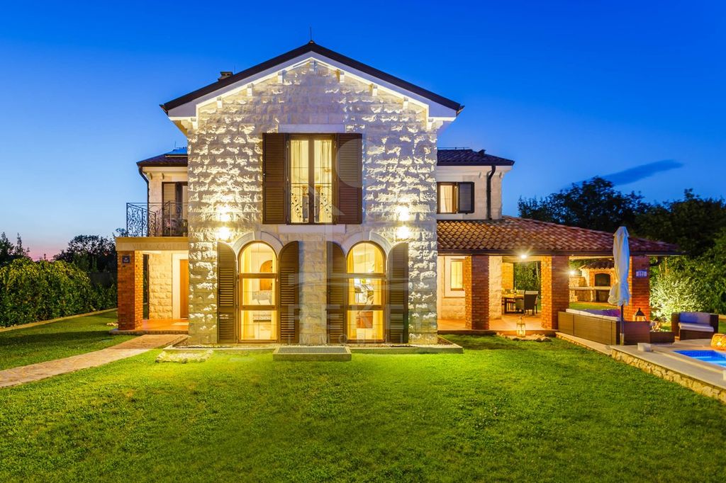 Maison de luxe à vendre à Kras, 750 000 €, Photo 6