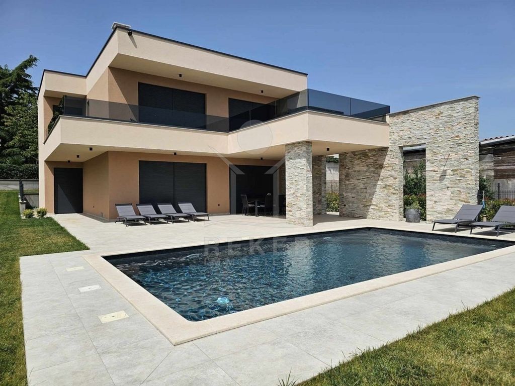 Maison de luxe à vendre à Porec, 899 000 €, Photo 3