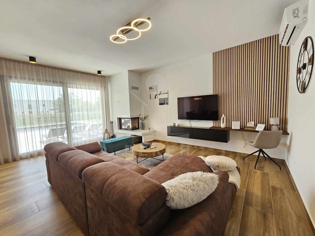 Maison de luxe à vendre à Porec, 899 000 €, Photo 7