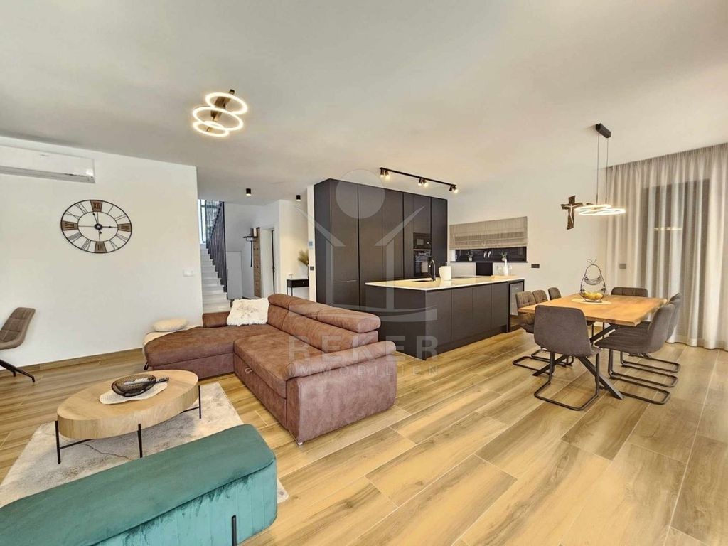 Maison de luxe à vendre à Porec, 899 000 €, Photo 6