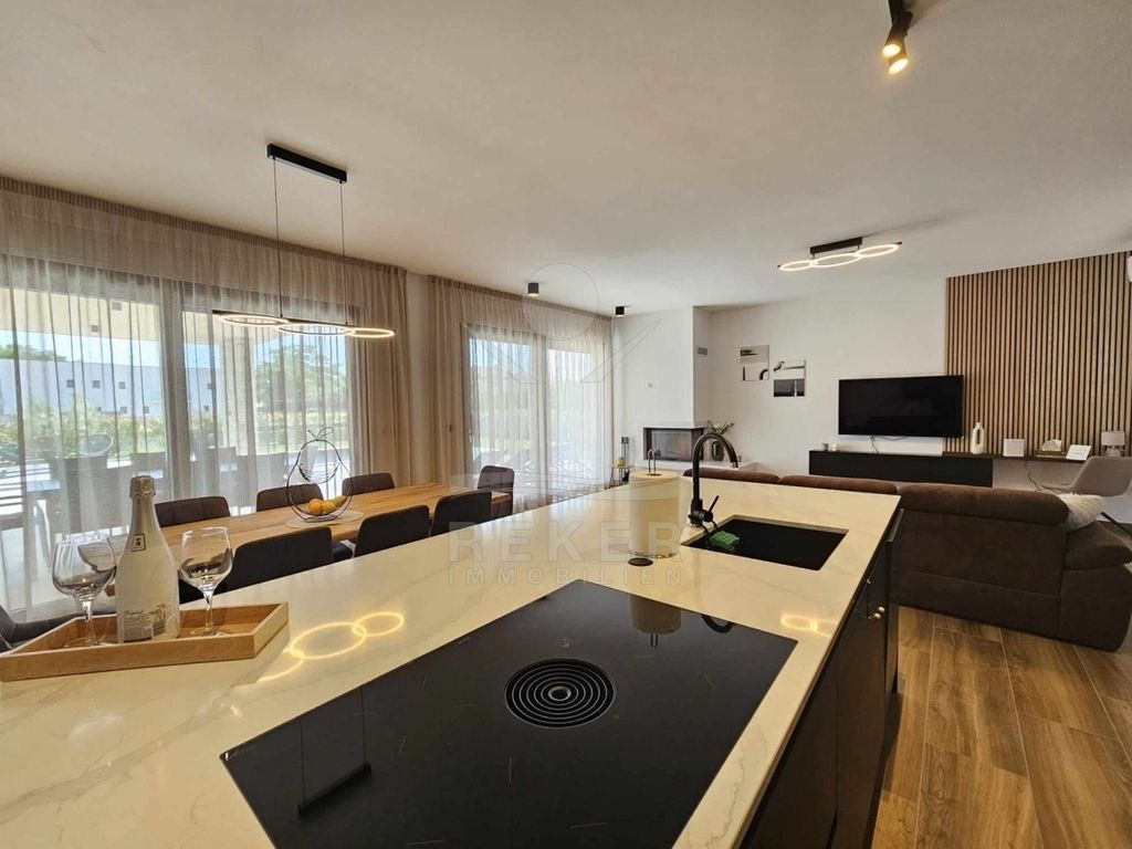 Maison de luxe à vendre à Porec, 899 000 €, Photo 2