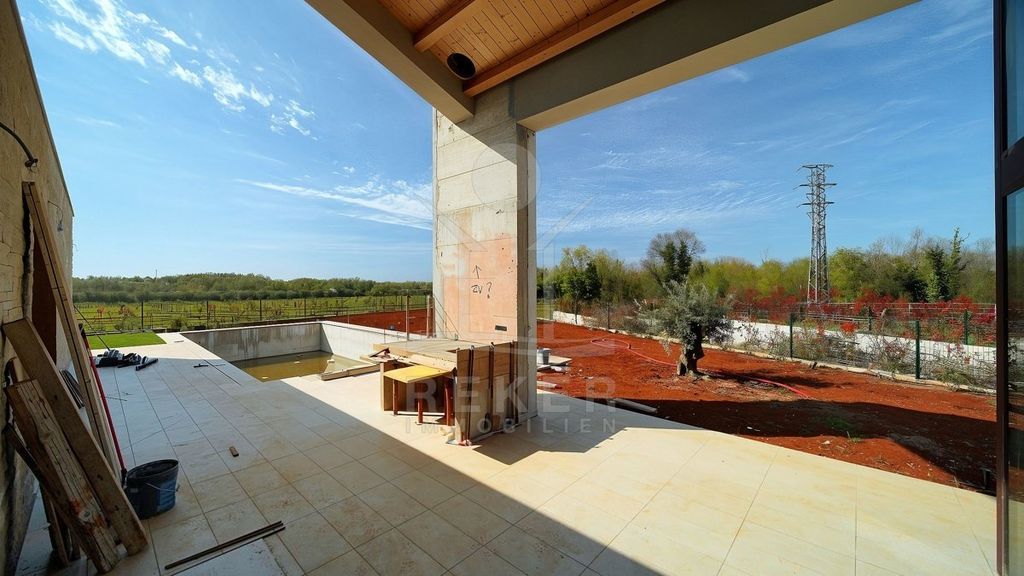 Maison de luxe à vendre à Novigrad, 950 000 €, Photo 3