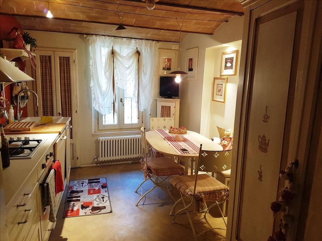Luxury Apartment for sale in Siena, 750 000 €, Photo 1