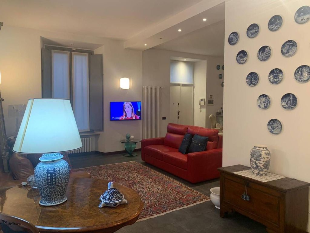 Luxury Apartment for sale in Como, 1 200 000 €, Photo 2
