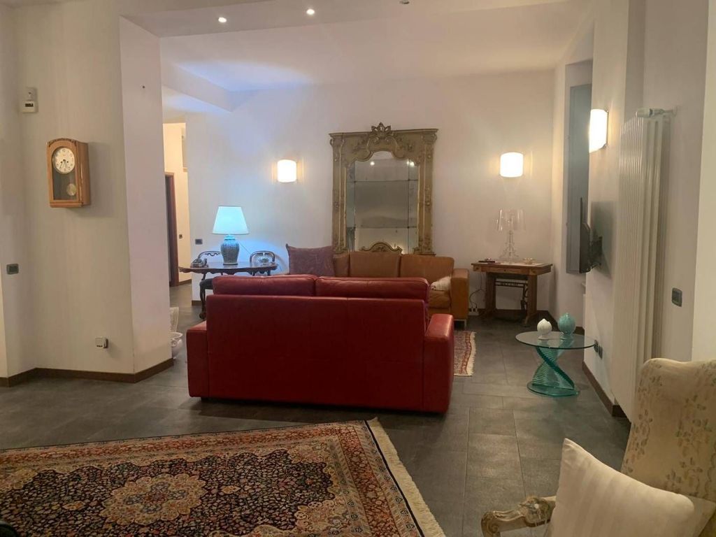 Luxury Apartment for sale in Como, 1 200 000 €, Photo 3