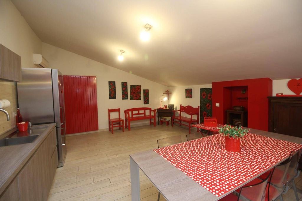 Luxury Apartment for sale in Siena, 699 000 €, Photo 2