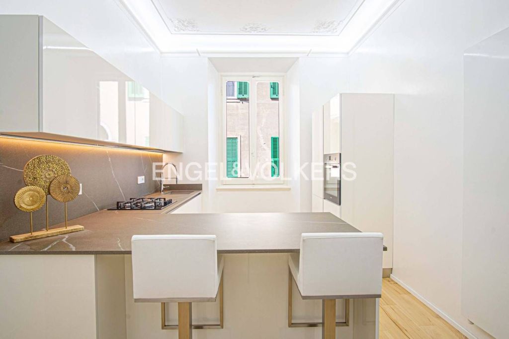 Luxury Apartment for sale in Chiavari, 480 000 €, Photo 1