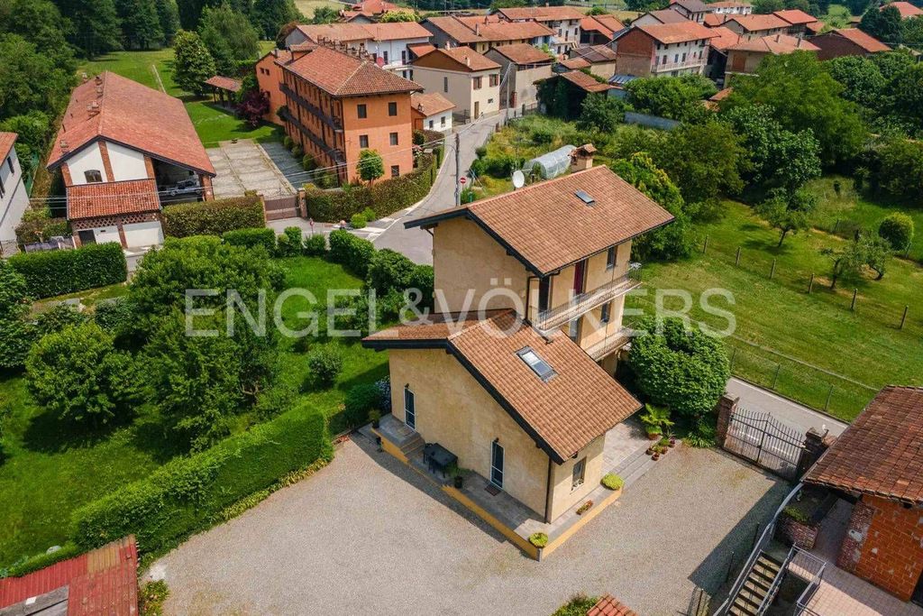 Luxury House for sale in Agrate Conturbia, 410 000 €, Photo 1