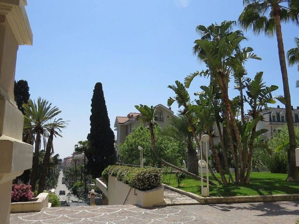 Luxury Apartment for sale in Bordighera, 1 850 000 €, Photo 1